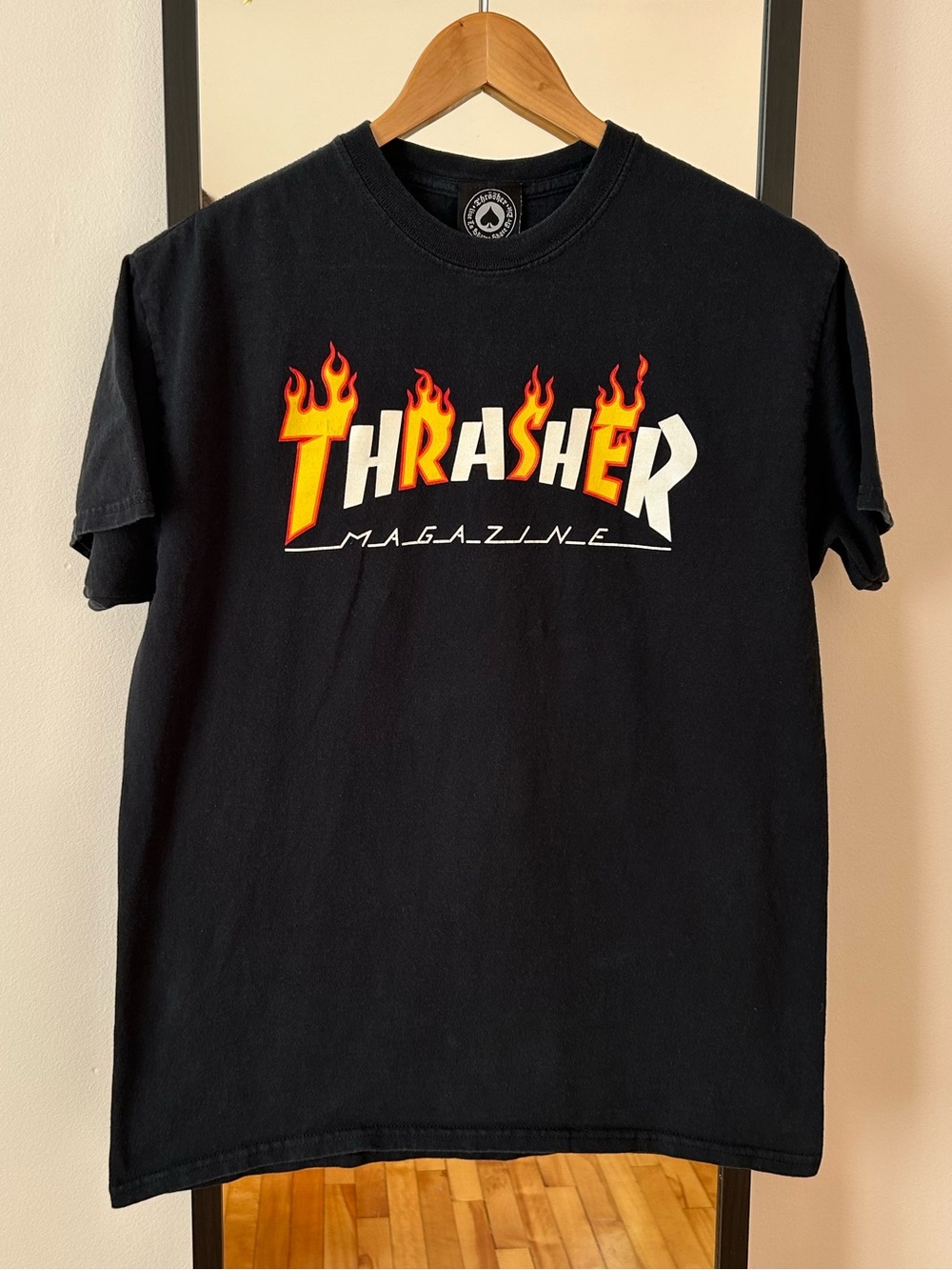 Thrasher 🔥 Skateboard Magazine mens skate flame logo tee shirt Vans Dime